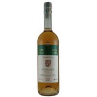 bottiglia di grappa moscato invecchiata